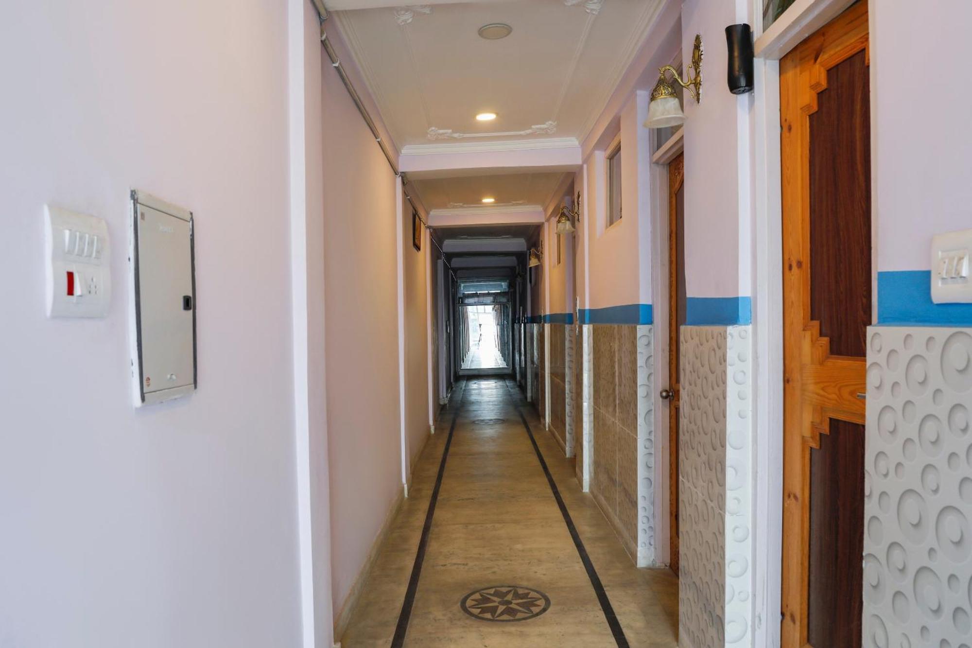 Capital O Sobo Central Srīnagar 外观 照片